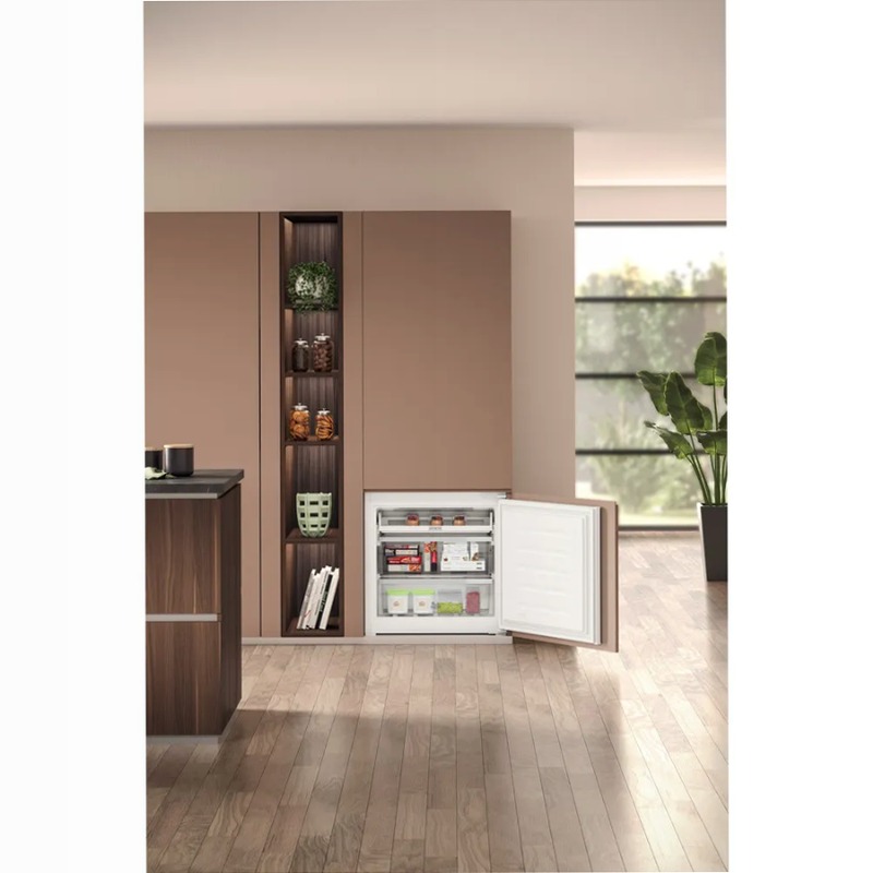 Frigorifero combinato Hotpoint Ariston HA SP70 T132 99lt Incasso