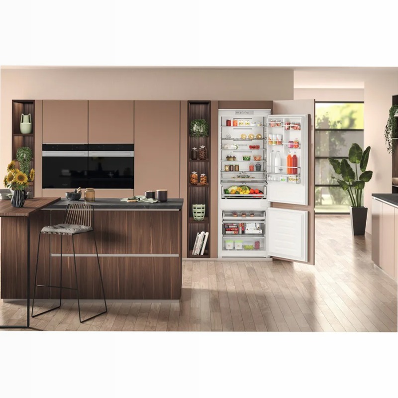 Frigorifero combinato Hotpoint Ariston HA SP70 T132 99lt Incasso
