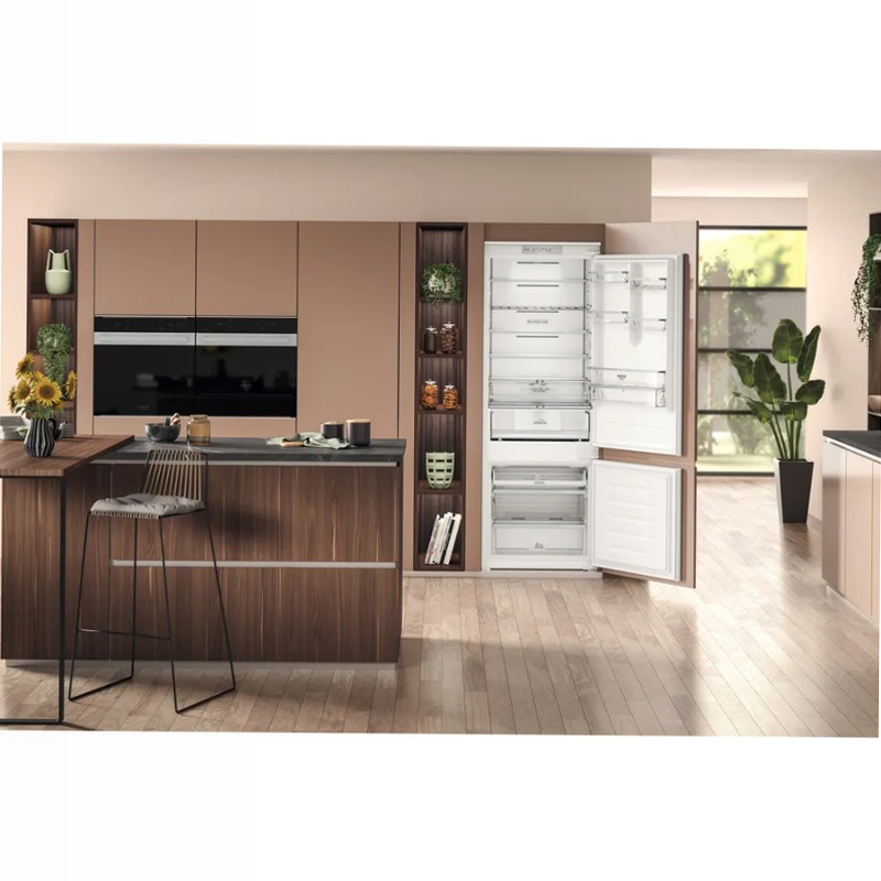 Frigorifero combinato Hotpoint Ariston HA SP70 T132 99lt Incasso