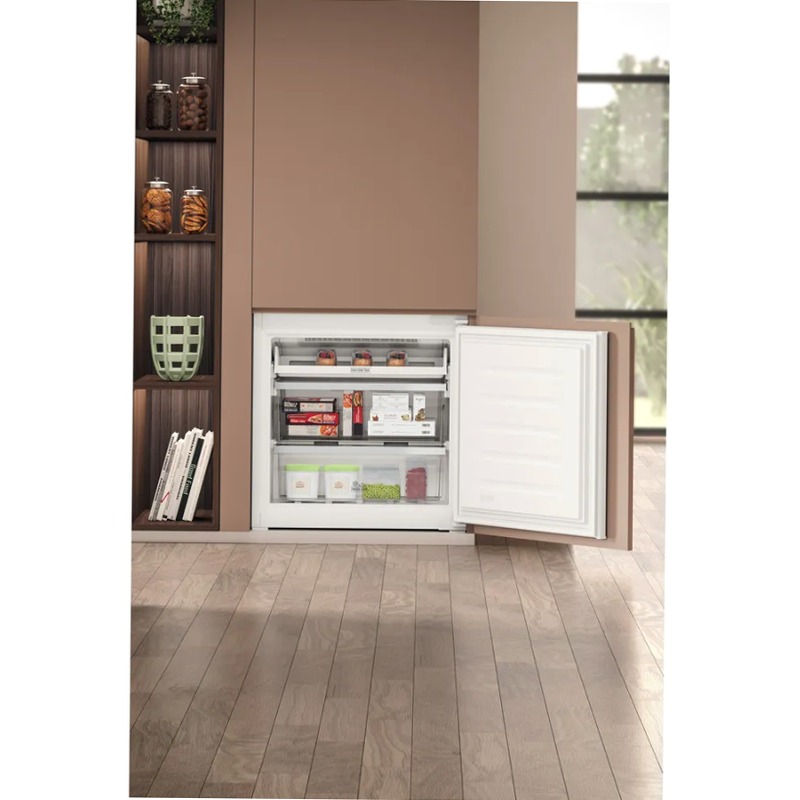 Frigorifero combinato Hotpoint Ariston HA SP70 T132 99lt Incasso