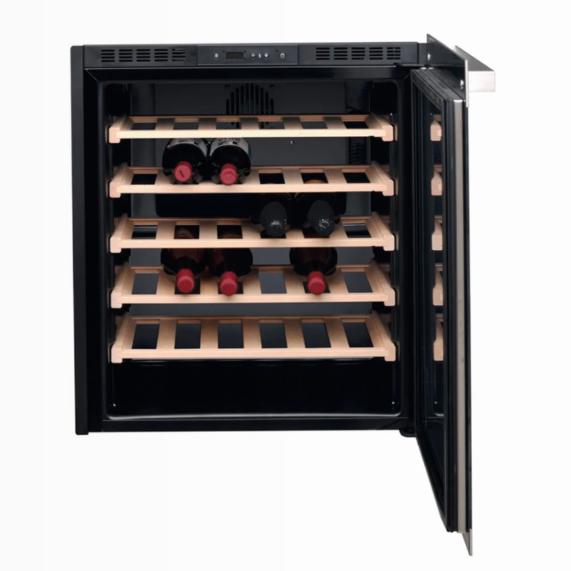 Cantinetta vino Hotpoint Ariston HA7 WC711