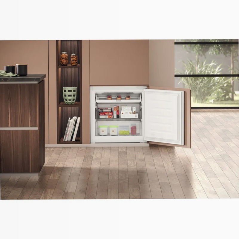 Frigorifero combinato Hotpoint Ariston HA SP70 T111 99lt Incasso