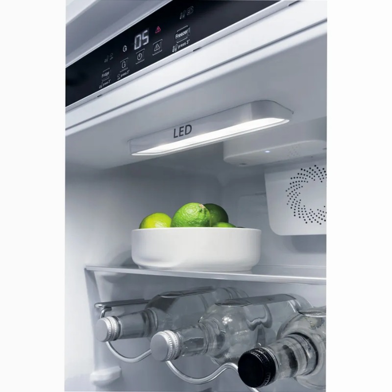 Frigorifero combinato Hotpoint Ariston BCB 7030 E C O31 79lt Incasso