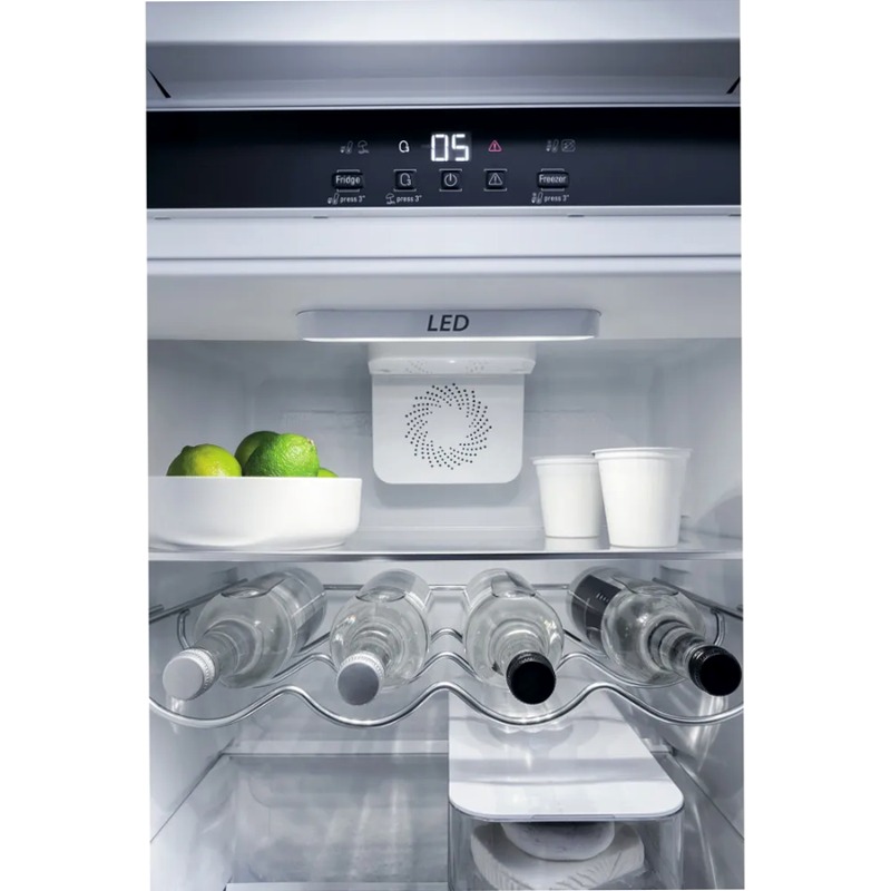 Frigorifero combinato Hotpoint Ariston BCB 7030 E C O31 79lt Incasso