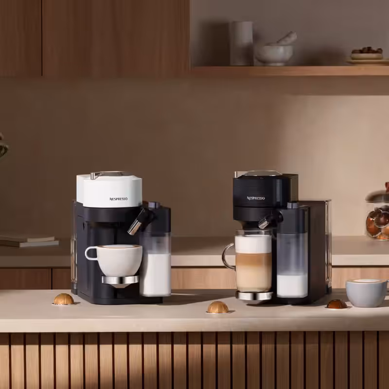 Macchina da caffè Vertuo Lattissima Nespresso ENV300.B Nero