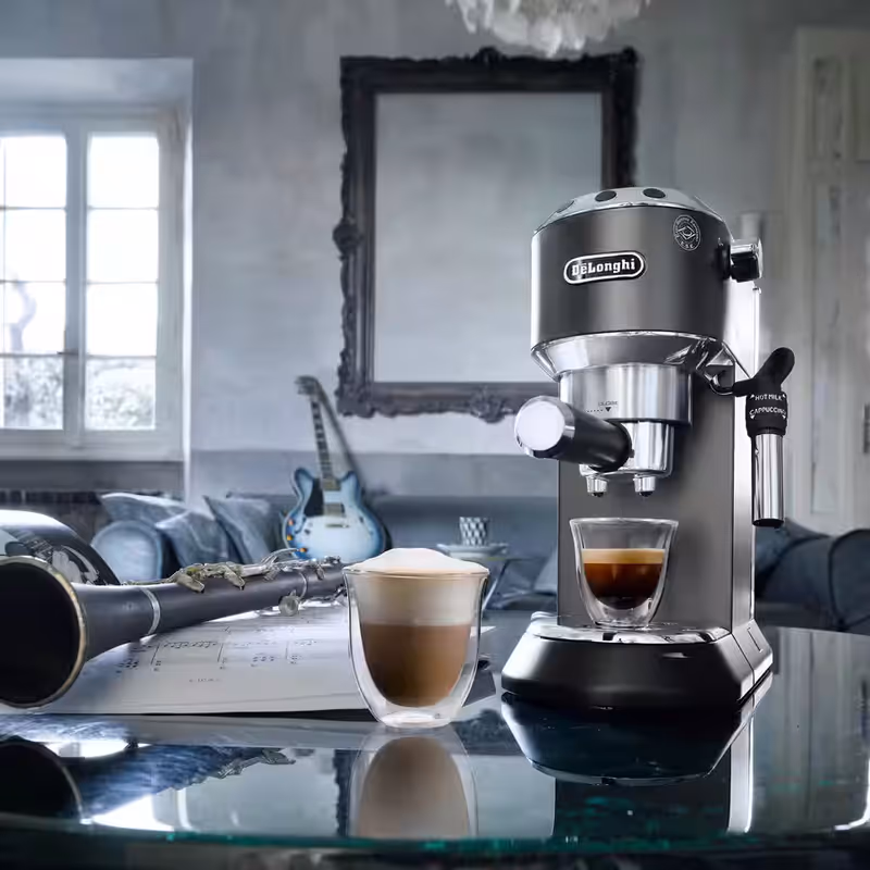 Macchina da caffè manuale Dedica Style EC685.BK