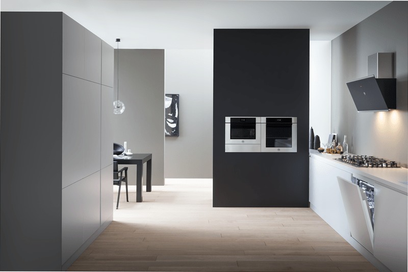 Microonde Combinato 60x45cm - Funzionale e Moderno 38 A Acciaio