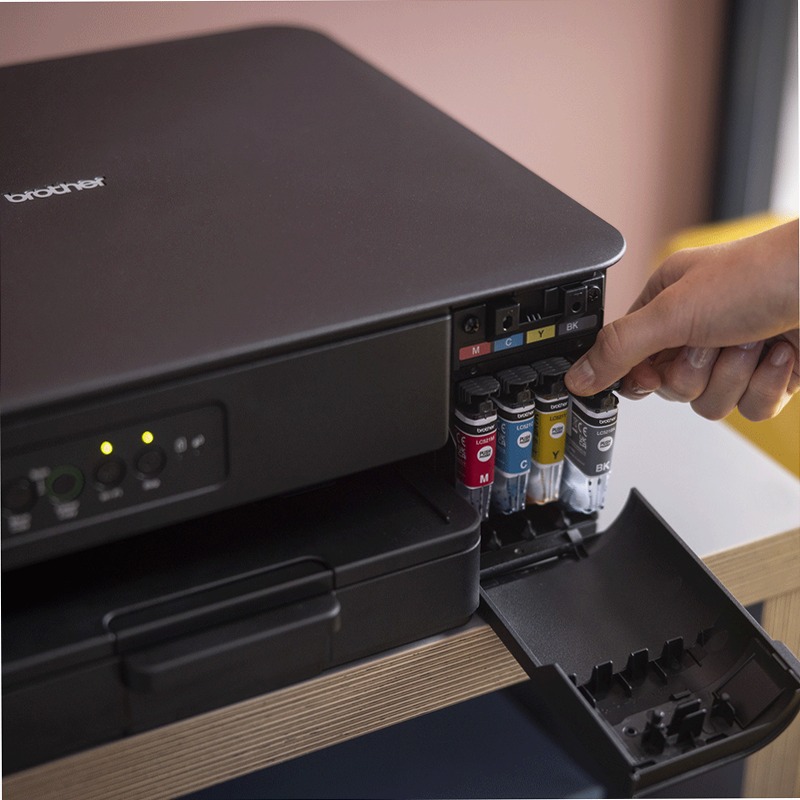 DCPJ1260W: Stampante Wi-Fi Compatta per Ufficio e Casa 150fogli Cartucce 16ppm