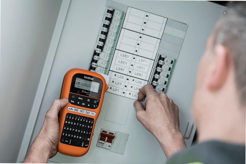 Etichettatrice professionale per elettricisti - Brother PT-E110VP