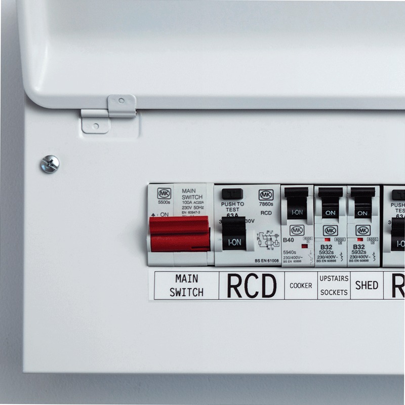 PTE560BTVP: Etichettatrice Elettrica con Display Retroilluminato Bluetooth