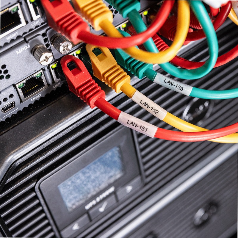 PTE560BTVP: Etichettatrice Elettrica con Display Retroilluminato Bluetooth