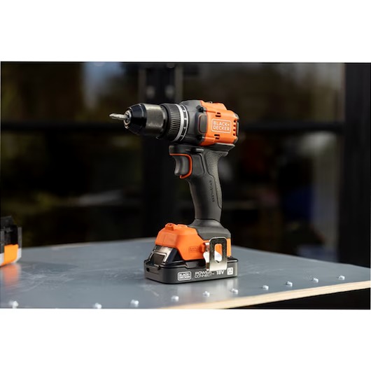 Trapano Avvitatore 18V Brushless - Potenza e Comodità