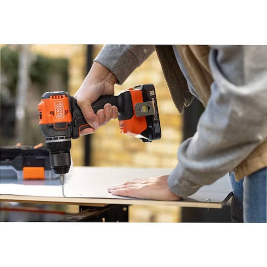 Trapano Avvitatore 18V Brushless - Potenza e Comodità