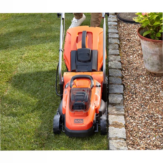Rasaerba a Batteria 18V con 2 Batterie 18V 2.5Ah
