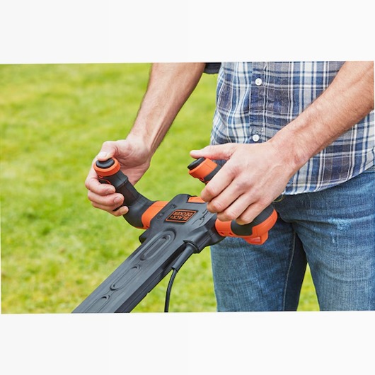 Rasaerba a filo 1600W, 38cm con impugnatura EasySteer | BLACK+DECKERBack ButtonSearch IconFilter Icon