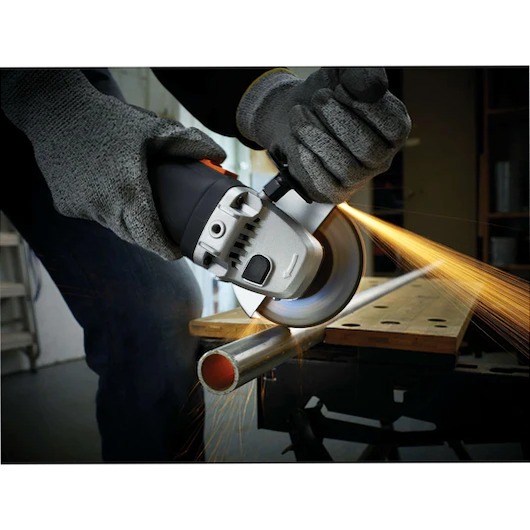 Smerigliatrice angolare BLACK+DECKER