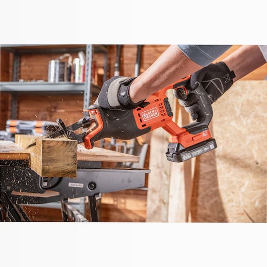Sega Universale 18V Brushless - Black+Decker