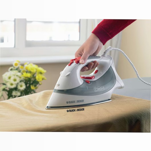 Ferro da stiro a vapore Black+Decker 2000w