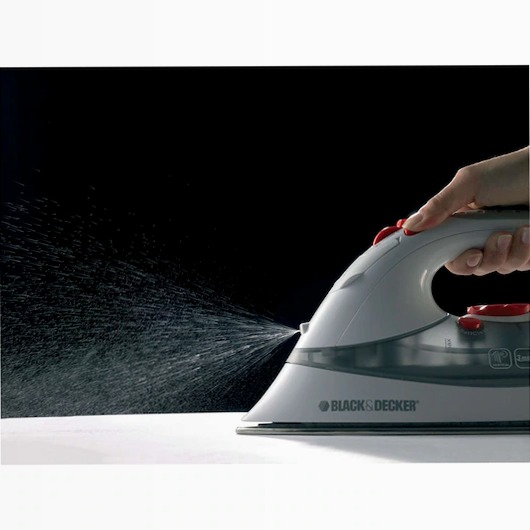 Ferro da stiro a vapore Black+Decker 2000w
