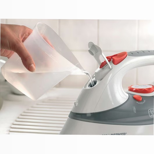 Ferro da stiro a vapore Black+Decker 2000w