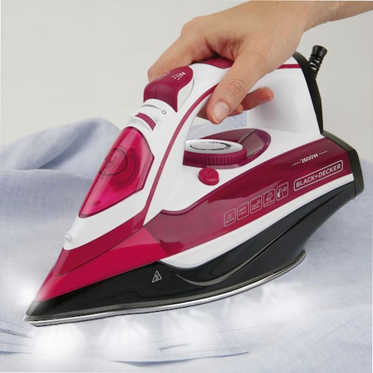 Ferro da stiro a vapore BLACK+DECKER 2600W