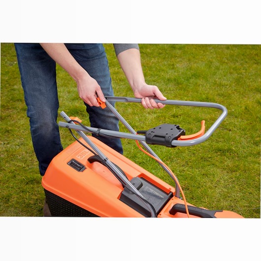 Rasaerba elettrico 1200W, larghezza taglio 32cm
