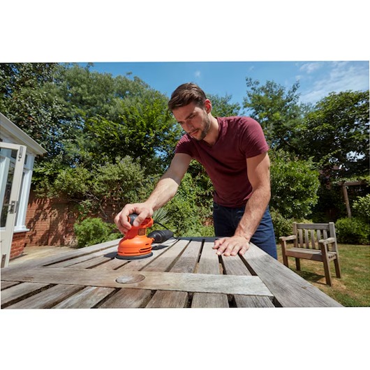 Levigatrice elettrica (200W) multifunzione 4 in 1 con 2 basi orbitali, accessorio per levigatura a dito e fogli abrasivi | BLACK+DECKER