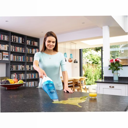 3.6V Wet and Dry Lithium-ion dustbuster® Cordless Hand Vacuum + Accessories