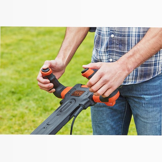 Rasaerba a filo 1400W, 34cm con impugnatura EasySteer