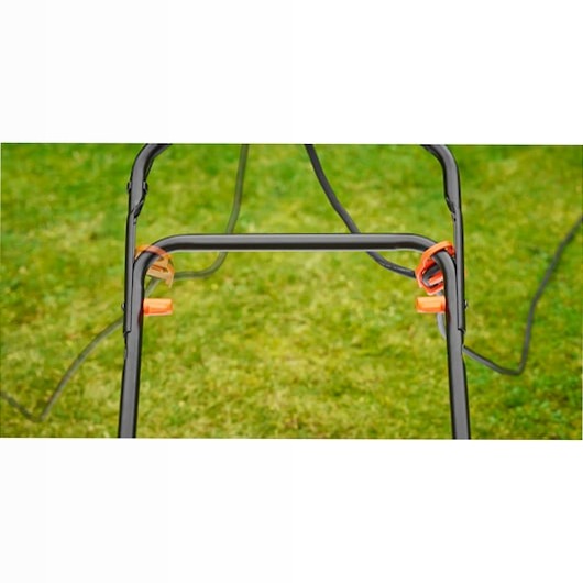 Rasaerba a filo 1400W, 34cm con impugnatura EasySteer