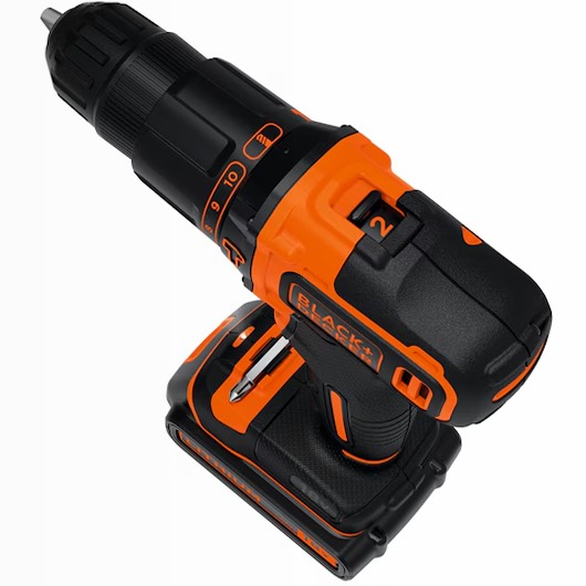 Trapano/Avvitatore a percussione 18V Litio in valigetta premium con doppia batteria, caricabatterie rapido e 80 accessori