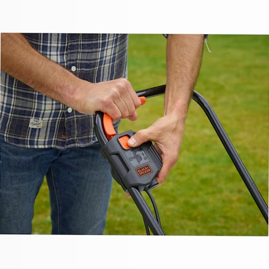 Rasaerba a filo 1200W 32cm | BLACK+DECKERBack ButtonSearch IconFilter Icon