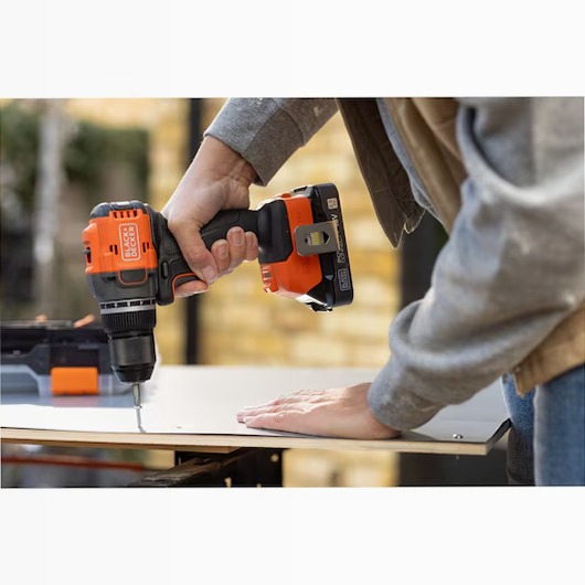 Trapano Avvitatore 18V Brushless - Potenza e Comodità