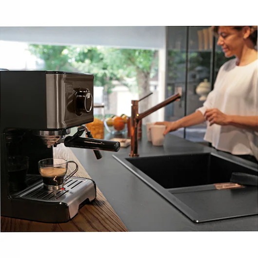 Macchina per caffè espresso BLACK+DECKER 15bar