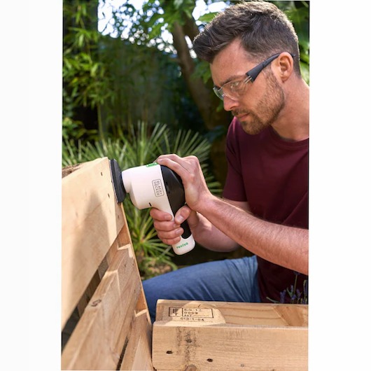 Levigatrice per dettagli 12V reviva™ | BLACK+DECKER