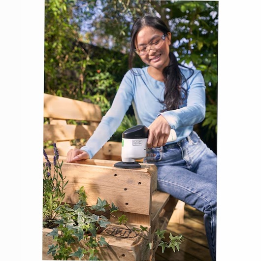 Levigatrice per dettagli 12V reviva™ | BLACK+DECKER