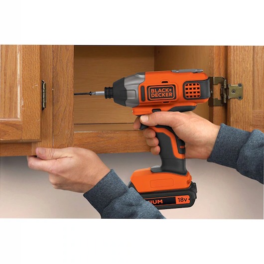 Avvitatore a impulsi 18V Litio