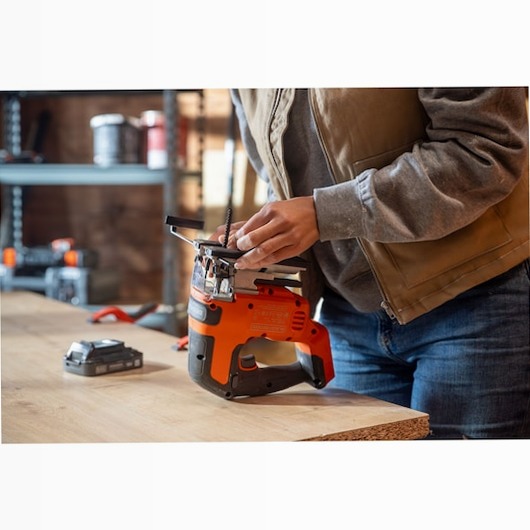 Seghetto Alternativo 18V Brushless - BLACK+DECKER