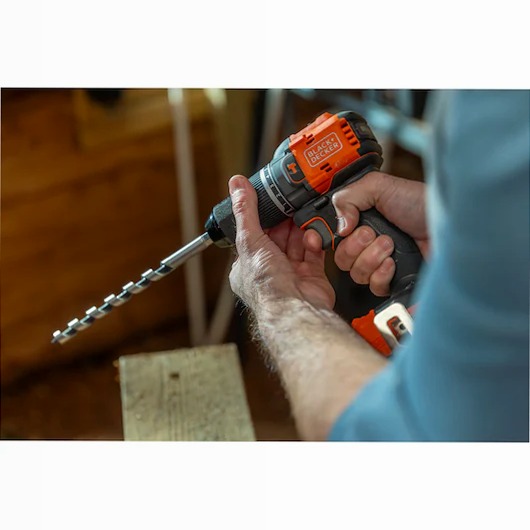 Trapano avvitatore a percussione 18V Brushless