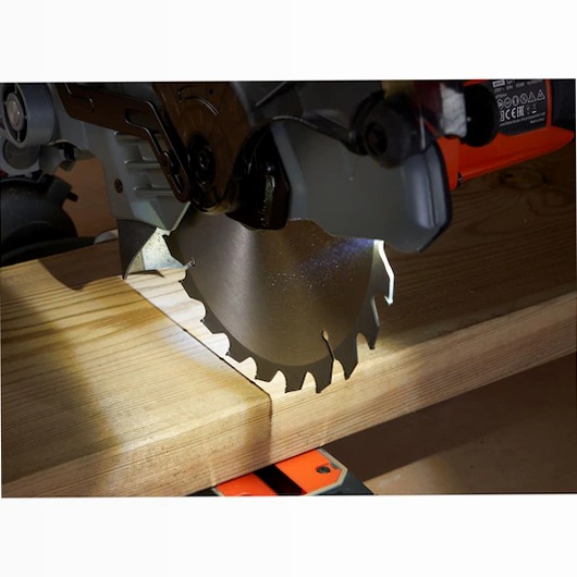 Troncatrice 1600W - 216mm | BLACK+DECKER