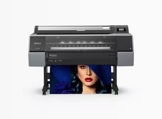 Stampante SureColor P7300 da 24 pollici, per fotografi professionisti, applicazioni di fine art e negozi di fotografia.