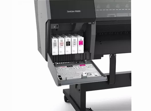 Stampante SureColor P9300 da 44 pollici, per fotografi professionisti, applicazioni di fine art e negozi di fotografia.