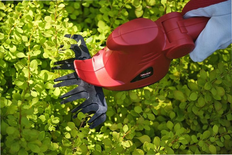 Rifinitore per siepi e aiuole a batteria al litio RSA109