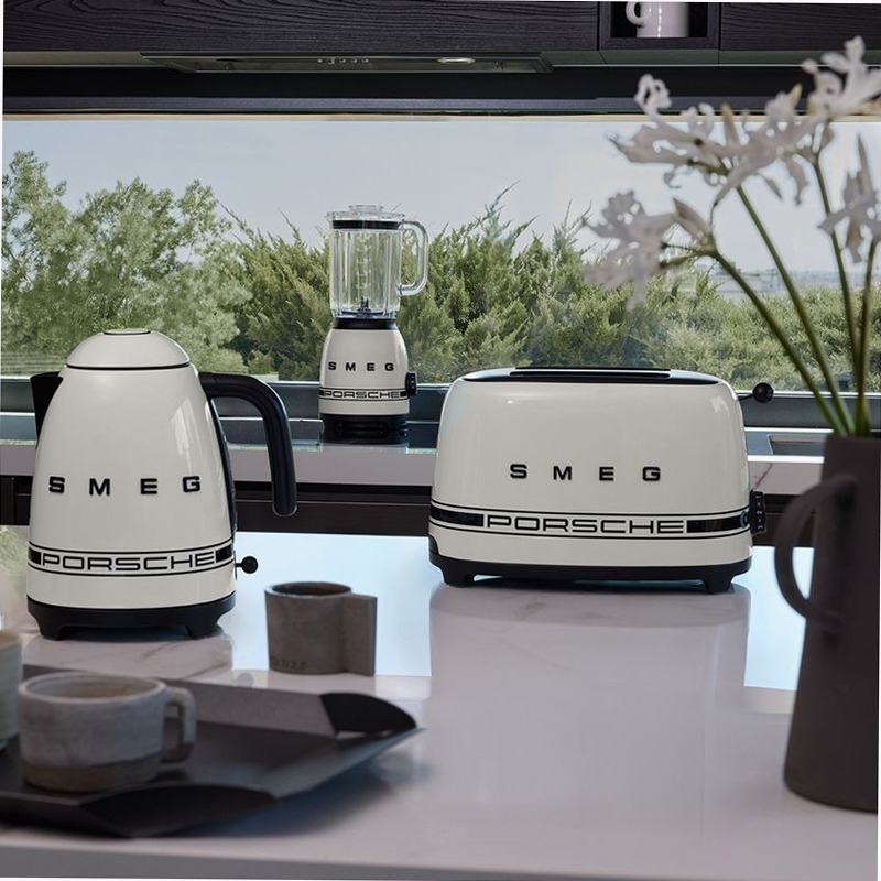 Tostapane TSF01 | Carrara White Porsche x SMEG Nero
