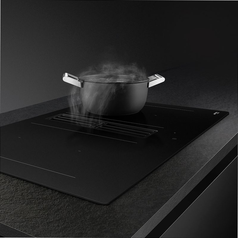 Piano a induzione con cappa integrata 83 cm