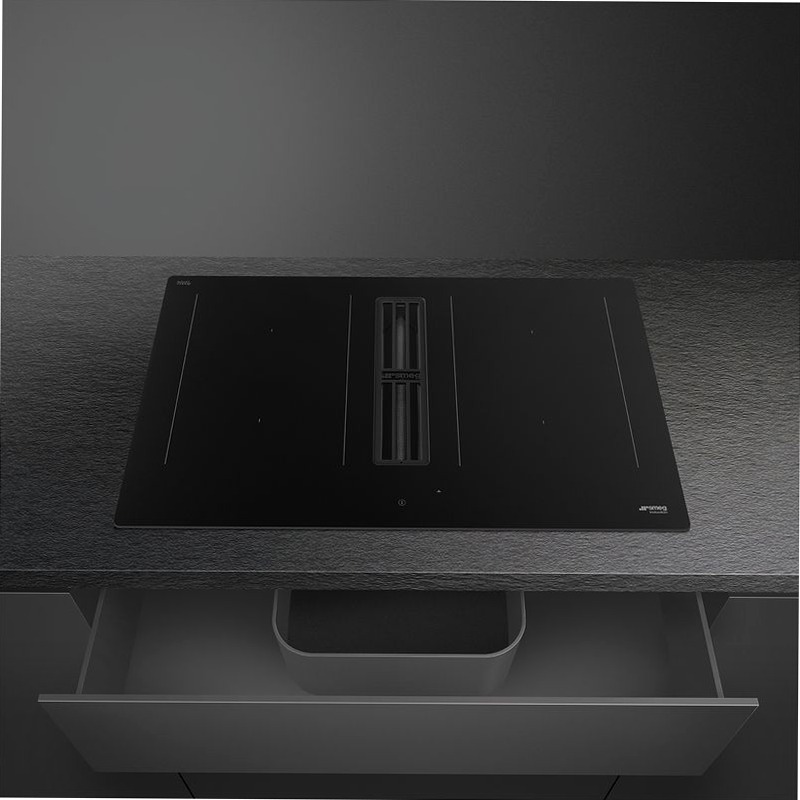 Piano a induzione con cappa integrata 83 cm