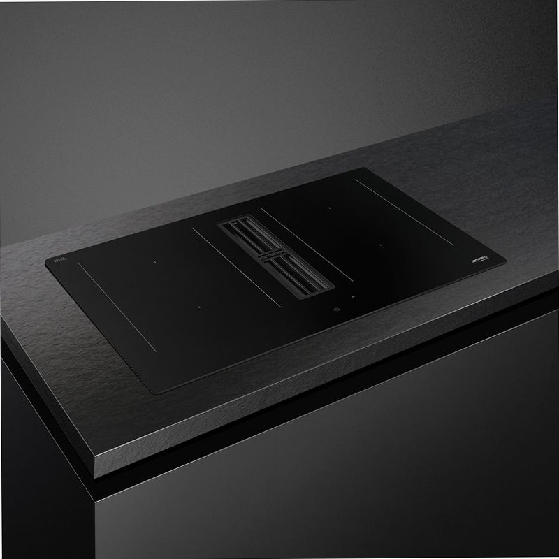 Piano a induzione con cappa integrata 83 cm