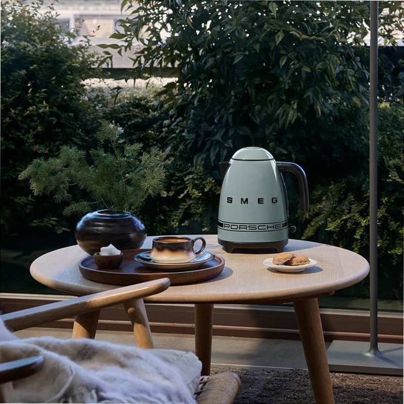 Bollitore KLF03 | Shade Green Porsche x SMEG Nero