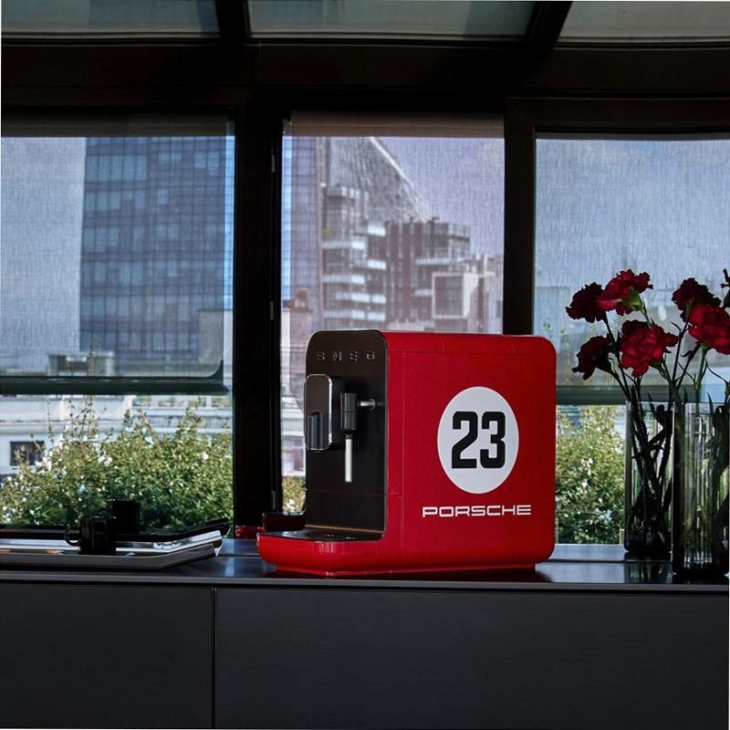 Macchina da caffè automatica BCC12 | 917 Salzburg Red Porsche x SMEG Nero 1.4lt 19bar