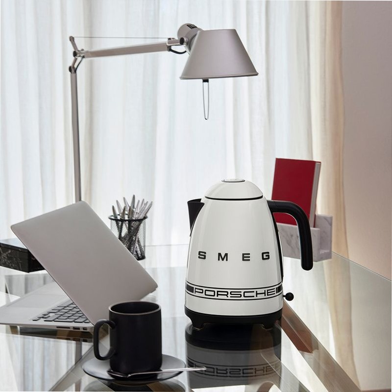 Bollitore KLF03 | Carrara White Porsche x SMEG Nero
